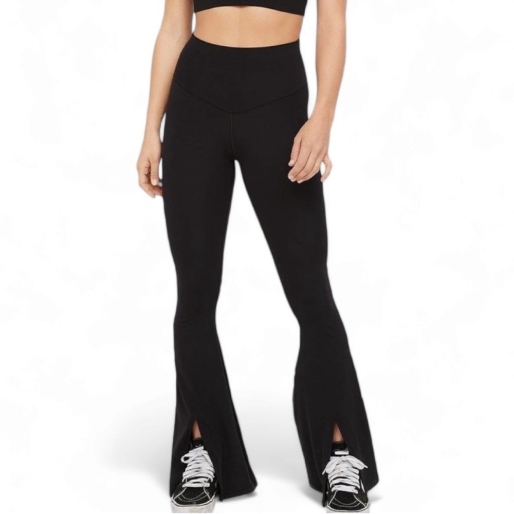 Aerie | Offline Real Me Xtra Flare Hi-Rise Split Flare Leggings Medium M Black